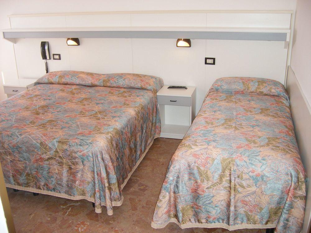 Hotel Belvedere Sottomarina Buitenkant foto
